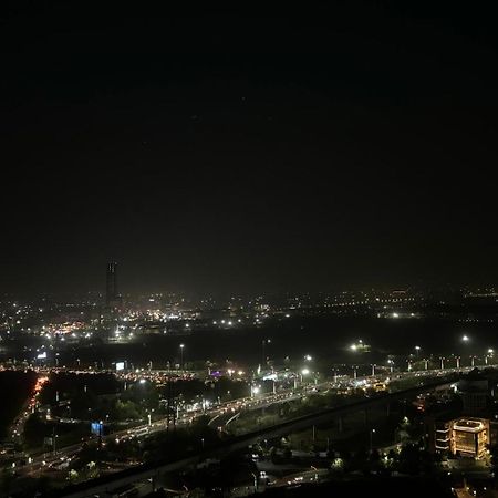 Countryside Luxury Suites - Supernova Noida Нью-Дели Экстерьер фото