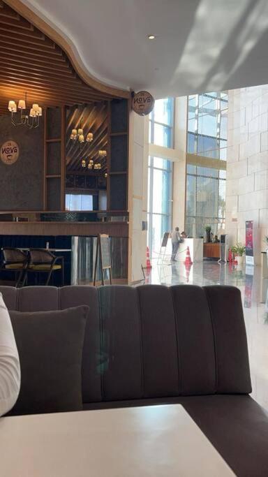 Countryside Luxury Suites - Supernova Noida Нью-Дели Экстерьер фото