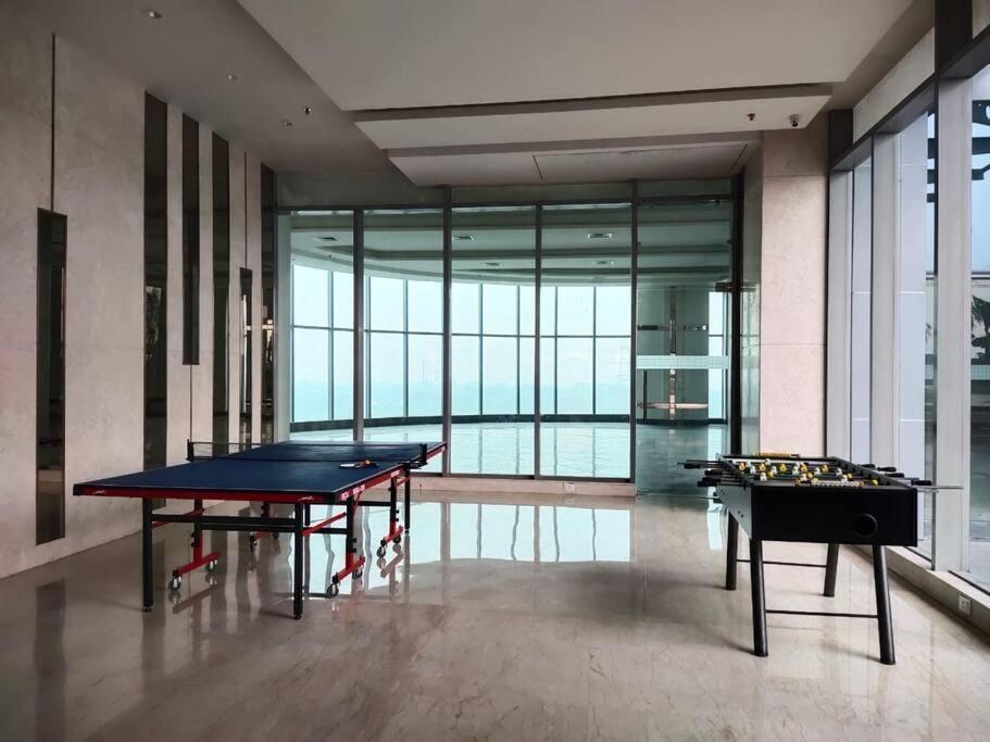 Countryside Luxury Suites - Supernova Noida Нью-Дели Экстерьер фото