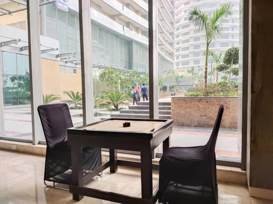Countryside Luxury Suites - Supernova Noida Нью-Дели Экстерьер фото