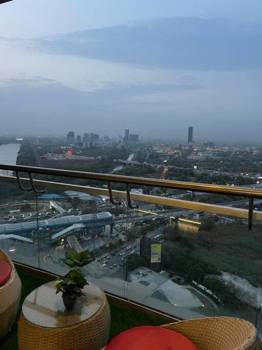 Countryside Luxury Suites - Supernova Noida Нью-Дели Экстерьер фото
