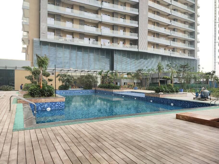 Countryside Luxury Suites - Supernova Noida Нью-Дели Экстерьер фото